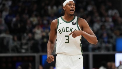 开云体育平台-表现不俗！特纳半场9投5中&amp;罚球2中2 得到12分6板4帽